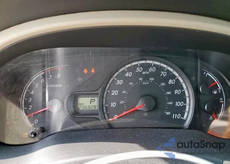 2011 Toyota Sienna Le z USA, uszkodzony, nr VIN 5TDKK3DC7BS076694